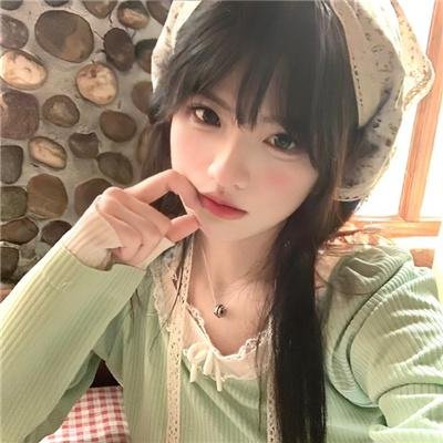 与鹦鹉同住